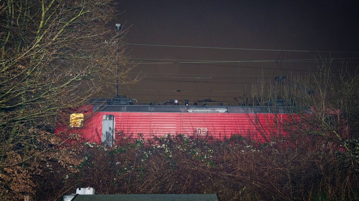 Nákladní vlak srazil v Německu dvě děti, jedno zemřelo